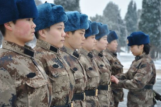 新兵女兵訓練三個月的艱辛與挑戰，新兵女兵三個月訓練，艱辛與挑戰的歷程