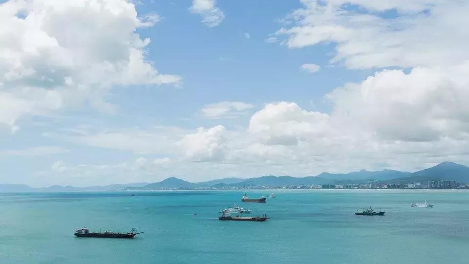 三亞自由行還是跟團好，深度解析旅游體驗與選擇策略，三亞自由行與跟團游對比解析，旅游體驗與選擇策略探討