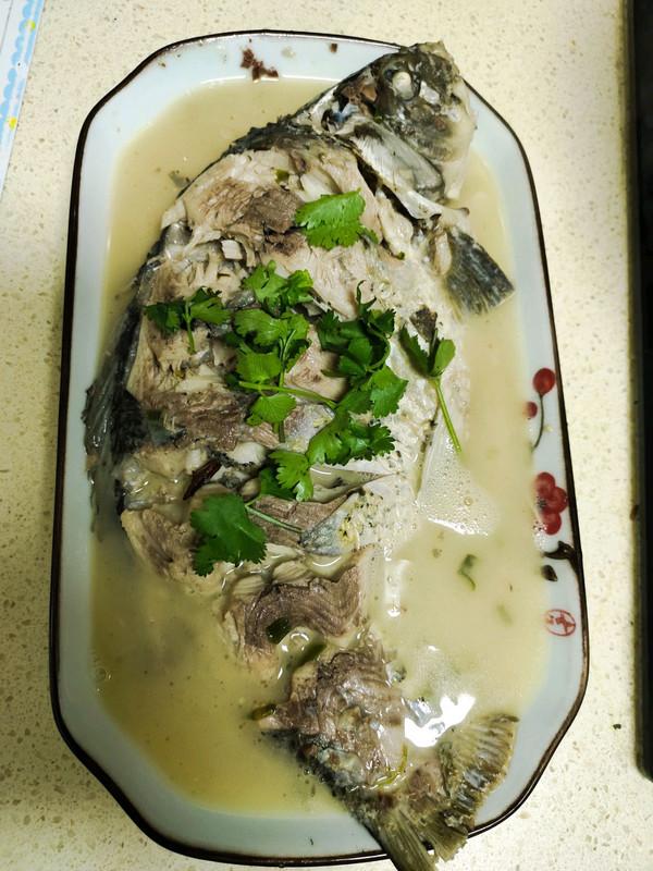 家常燉魚的做法，美味與健康并重，家常燉魚，美味與健康，雙重享受！