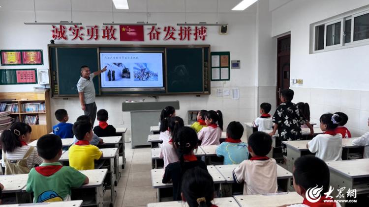 國防教育進校園，培養青少年國防意識的新路徑，國防教育進校園，培育青少年國防意識的新途徑