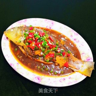 紅燒鯉魚的做法，一道傳統美食的完美呈現，紅燒鯉魚，傳統美食的絕佳呈現之道